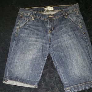 2/$12 Old Navy Size 6 Shorts